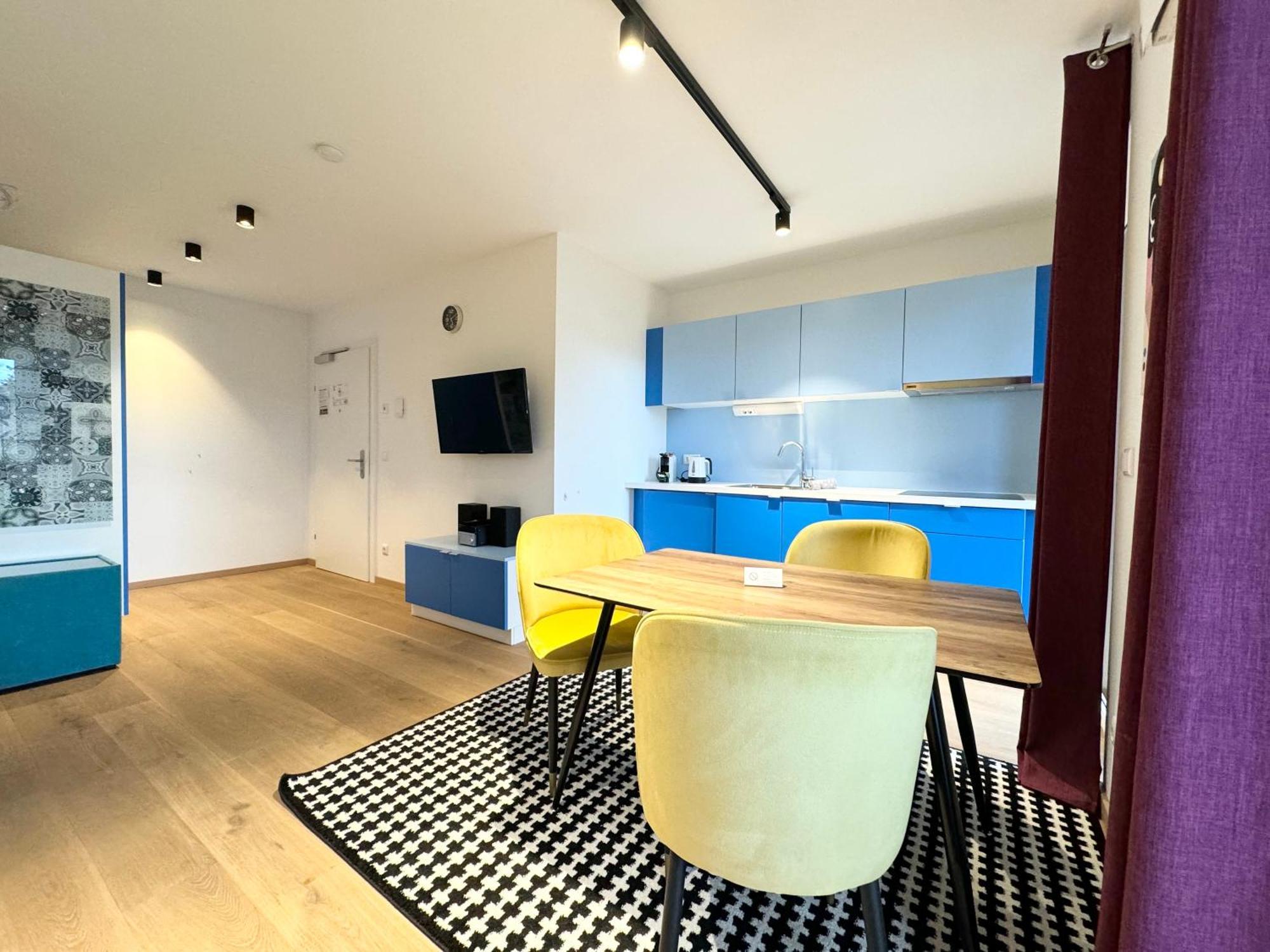 Wohnung Mit Terrasse + Parkplatz Vienna Esterno foto